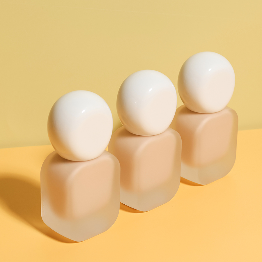 Natural Radiant Longwear Foundation 02